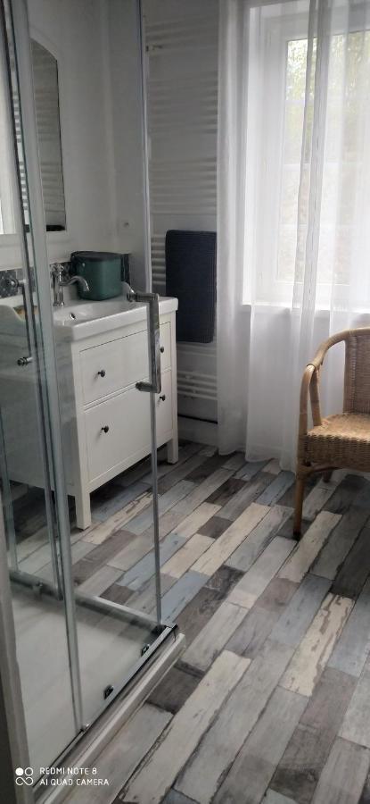 Logement Independant Attenant A Une Maison Dans Grand Jardin Retournac Buitenkant foto